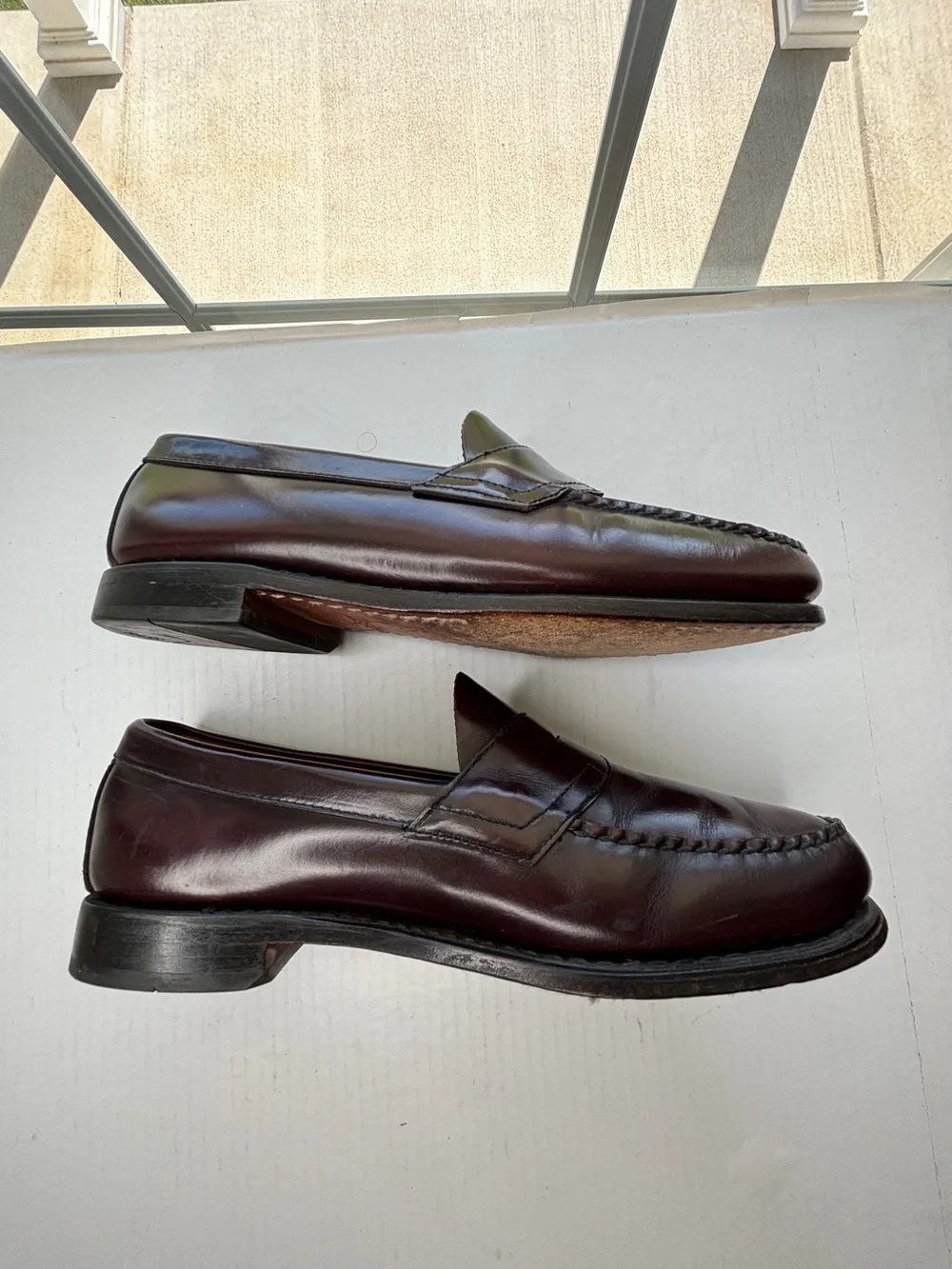 G H Bass Weejuns Penny Loafers Mens Size 9.5 EE Burgundy Leather Classic Preppy